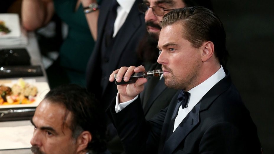 Actor electronic cigarette how popular with stars? (see top famous picks)