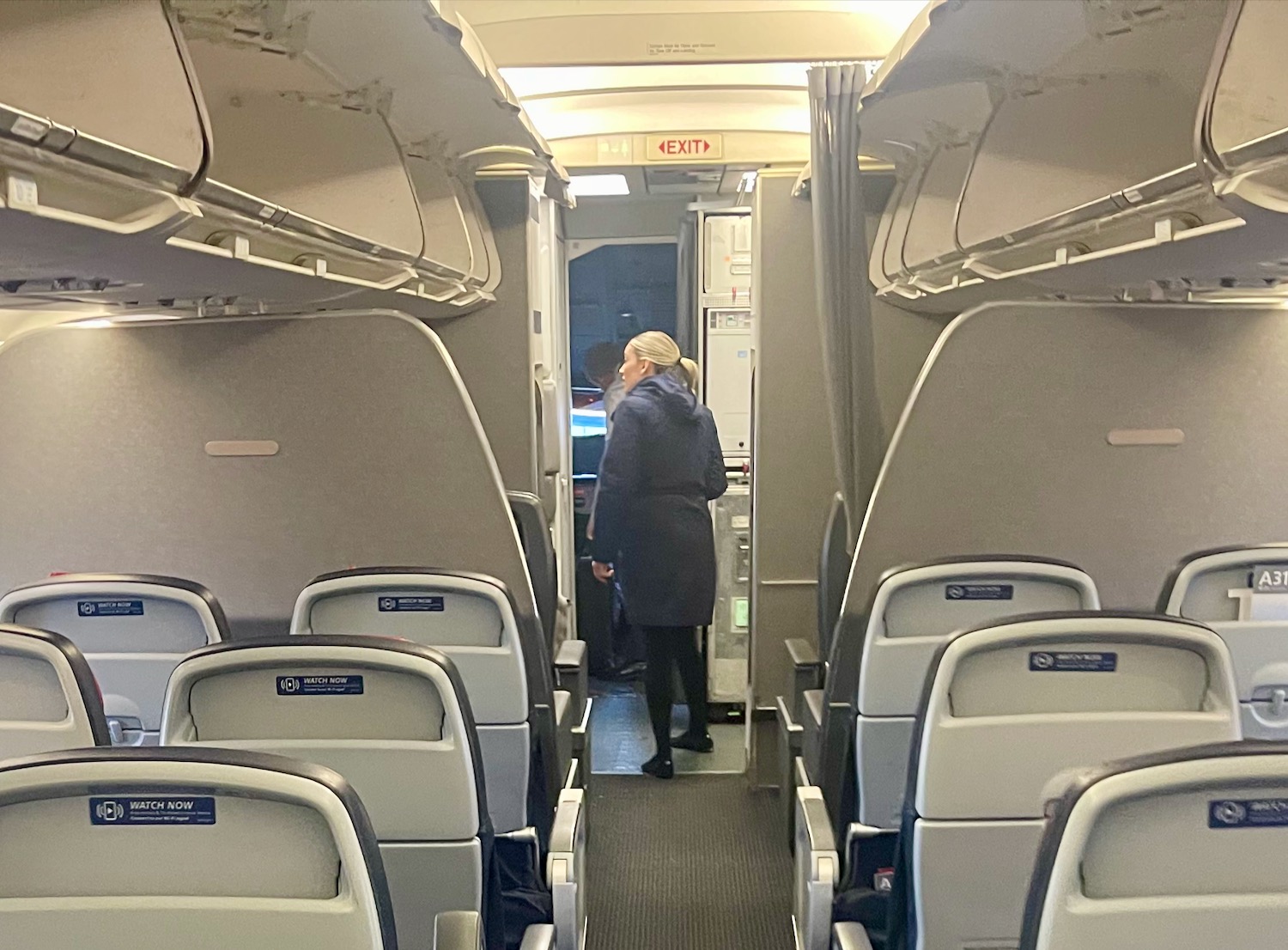 Is vaping allowed on American Airlines? What happens if you break the rules onboard!